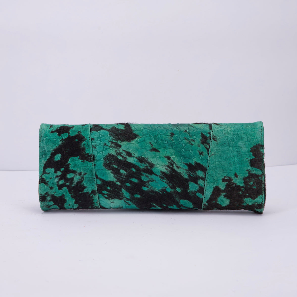 Cleo Clutch in Green