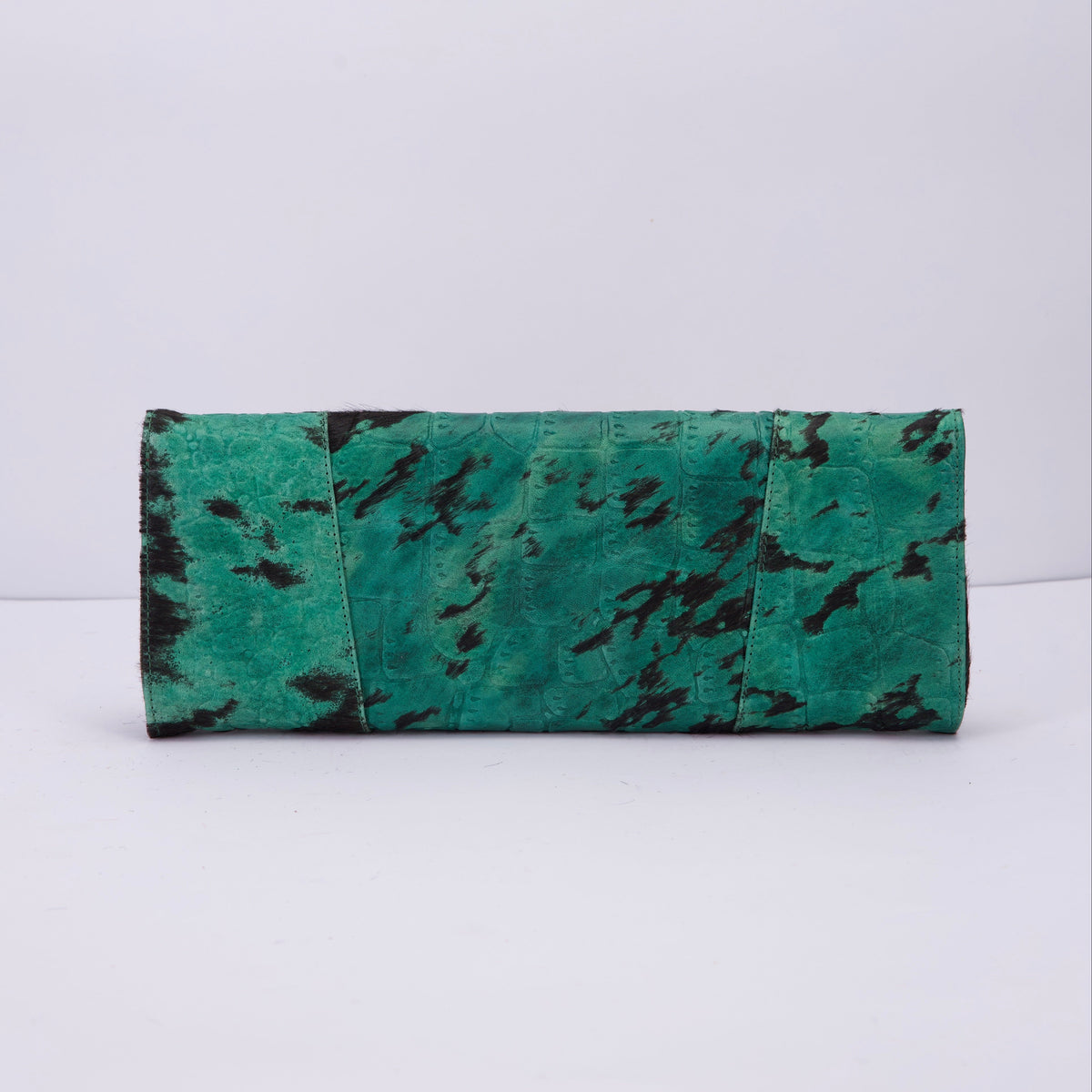 Cleo Clutch in Green
